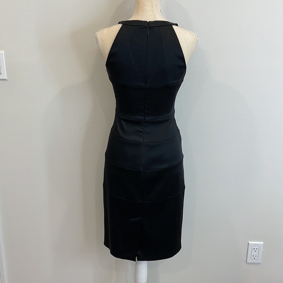 Stunning fitted black dress by JAX - Picture 5 of 8